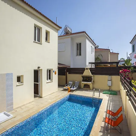 فيلة Protaras Amber باراليمني